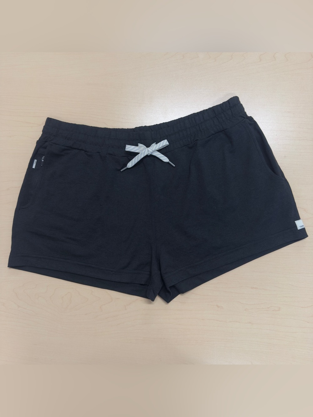 Vuori Halo Performance Shorts Black Size Large EUC - Picture 4 of 13